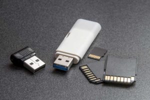 Read more about the article How Does a Flash Drive Help You Save Paper?
